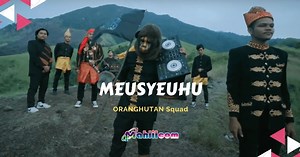 LIRIK Lagu Aceh MEUSYEUHU 12 Bahasa