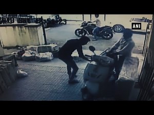 CCTV: how 'itching powder gang' used to loot people