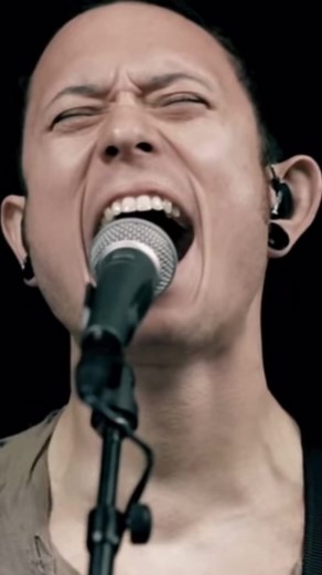 Name songs that start with a breakdown 😏 #breakdown #metalbreakdown #metalmusic #metalhead #metalheads #metalheadsoftiktok #metalband #trivium #breakdowns_tiktok