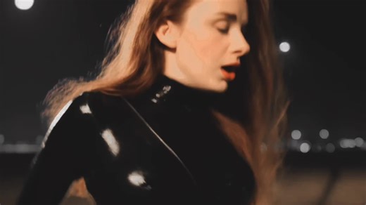 Elegância e Confiança em Cada Movimento