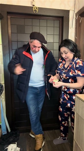 Знає як заспокоїти 😂 #жарти