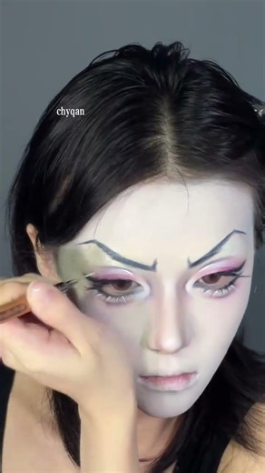 Ghost Girl Makeup Tutorial: Step-by-Step White Foundation Transformation