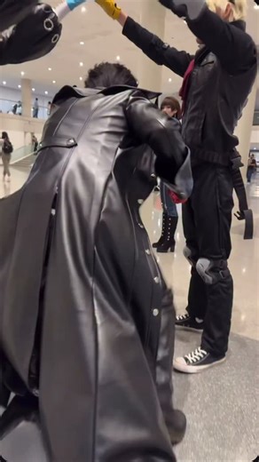 Mania on Instagram: "JOKER RIDING MORGANA TO VICTORY • Joker (me!) Morgana @alexandreisfluffy Kasumi @pearllhime Yuske @allthepotsnpans.cos Makoto @celebi.cos Ryuji @eavncc • #persona5 #persona5cosplay #nycc"