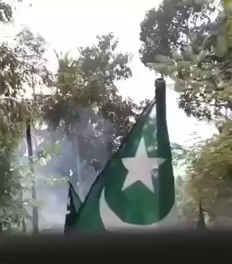 With the announcement of a government being formed in Kerala with the support of the Muslim League, processions are being taken out in every village and alley. Shockingly, one video allegedly shows threats being made to slaughter Hindus in their name.