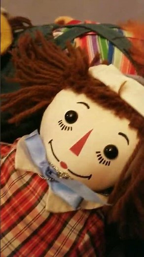 raggedy ann and andy fighting each other