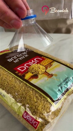 Mess Free Pouring with a Cut Bottle Cap #messfreepour #bottlecaptrick #kitchentips