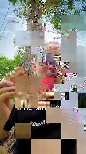 These are not only the smallest bills in the world, but they are also the only plastic coins in the world 🌎 I consider them bills because the value of each one is equal to a bill and not do a coin. They are the token money of the self-declared unrecognized country Pridniestrovie (Transnistria) after holding this tokens and carrying them around, I realize that it’s actually an amazing invention, and although Pridniestrovie seems to be a place stuck in time, this tokens were actually an amazing t