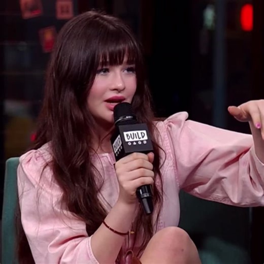 Malina Weissman Returns to Her Account