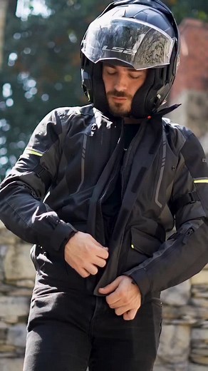 ls2pk NEW LS2 NARVIK MAN JACKET ALL SEASON WATERPROOF & HIGHLY BREATHABLE MATERIAL 35990 Pkr CLASS AA CE LEVEL 1 CERTIFIED (Shoulder Elbow) Ready For Chest & Back Protector 35990 PKR Sizes: SM - MED - LARGE - XL Removable Thermal Liner 100% Waterproof Material (No Liner Required) YKK Zippers Chest Sleeves Back Ventilation Velcro Adjustment on Biceps Sleeves Waist 2 Big 100% Waterproof Side Pockets 1 Cargo Pocket on Back Waterproof For booking or details M & M Co www.ls2helmetspk.com 0331-2373359