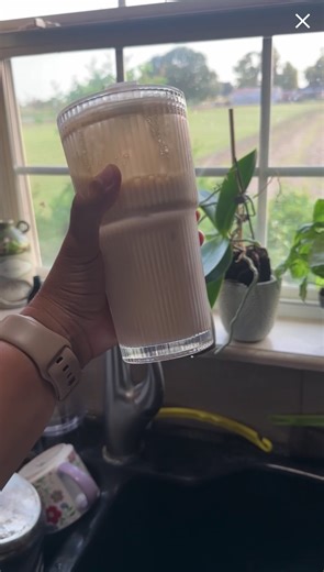 Vintage Ribbed Glass Cups 1/2 Pack 17oz with Lids and Straws #glasscups #cupswithlidsandstraws #vintageglassware