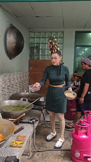 @pikbakinghouse on Instagram: "SELASA 9 DESEMBER JAM.09.00 WIB MENU CATERING SELASA 9 DESEMBER DENDENG BARACIK DAGING SAPI SAYUR KAPAU MAPO TAHU CATERING PREMIUM RP 150.000 DAPAT 3 MACAM MENU TAMBAH NASI PER TINWAL RP 15000 ( AMBIL 1 BLN DISCOUNT 5%) PENGIRIMAN DARI PIK ALSUT KELAPA GADING TEBET BINTARO"