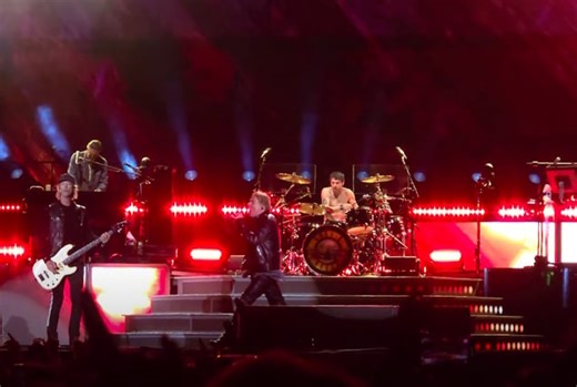 Watch: GUNS N' ROSES Plays First Concert With New Drummer ISAAC CARPENTER