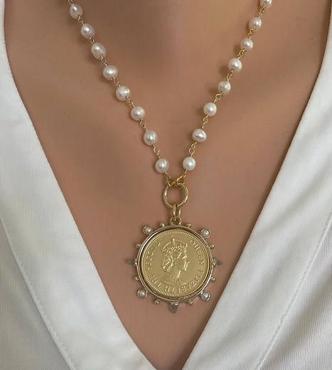 Coin Pendant Necklace, Vintage Coin Necklace, Pendant Necklace With Pearls, Queen Elizabeth Necklace - Etsy