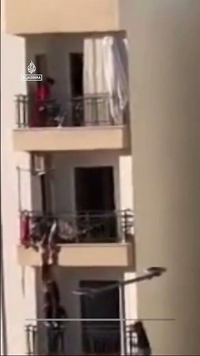 Girl rescued by free-climbing neighbour from balcony in Turkiye | AJ #shorts