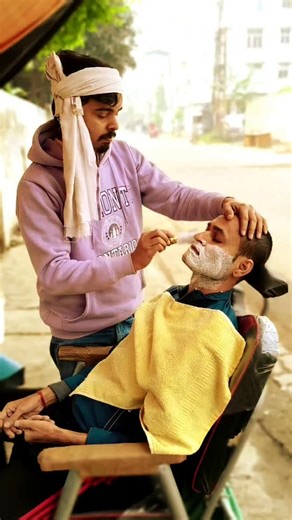 Sandeep Shukla on Instagram: "सुबह सुबह कांड हो गया🥵🥵🥵🥵 😆😆 . . . . . . #viral #goviral #baba_ka_drama #comedyvideos #reels"