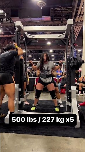 Hunter Henderson, Bodybuilder, powerlifter, strongwoman swuats 500lb 225kg for 5 reps