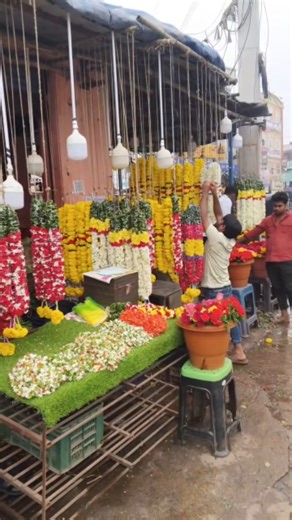 Douzi Usama on Instagram: "Old Bustand no Business Fast Only Slow 😅 #kadapa #india #andrapradesh #instagram #nellore #hyd #chennai #hayderabad #business #viral #viralreels #trending #explorepage #explore ##explorepage✨ #bangalore"