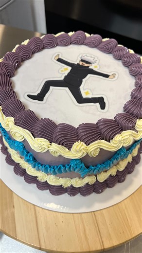 Kyra on Instagram: "Satoru Gojo Törtchen zum Geburtstag 🤩🎈 #handmade #anime #birthday #cake #viral"