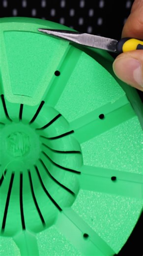 3D printed veggie washer that makes cleaning vegetables easy