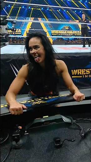 AJ Lee calls the shots 😤