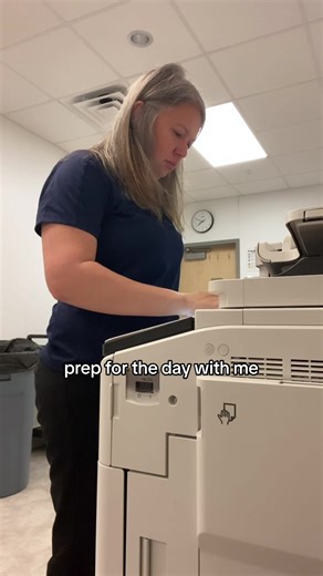 Usually my mornings aren’t quite this busy, but I never stay one second late. Work can wait ✌🏻😎 #goodmorning #teacher #teacherlife #chemistry #prepwithme