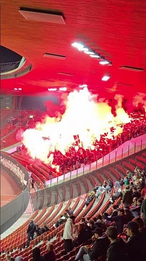 FC Zurich & St. Gallen fans with pyrotechnic show 🔥