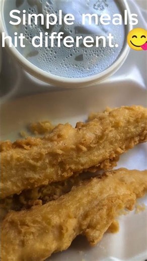 Captain D's + Fresh Homegrown Tomatoes = The Perfect Meal! 🍅🐟