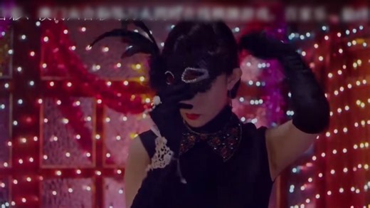 蒙面女杀手成功完成任务，撤退