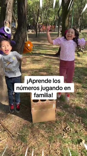 Aprendamos los números del 20 al 29 con esta actividad que podemos hacer en familia. ¡Diviértete jugando con La familia del 20! #melomoons #musicainfantil #kids #lafamiliadel20 #aprendercantando #aprenderjugando #educativo #divertido #parati #juegosdivertidos