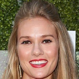 Tori Anderson Boyfriend 2026: Dating History & Exes - CelebsCouples