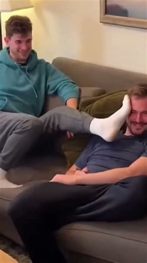 Friend smells stinky socks #funny￼