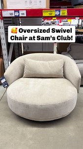 🥰 This NEW Cole & Rye Oversized Swivel Chair looks so cozy and luxurious! It’s wrapped in soft sand-colored fabric with plush cushions, a wide seat, and a 360° swivel base for easy lounging. The perfect statement piece for any living space - it’s $499! #samsclub #samsclubfinds #homedecor | Sam’s Club Lovers