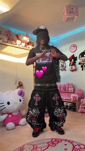 IG/TT: definitelyfirst || #murzz #b00tleg #hellokitty