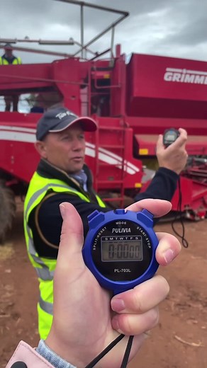 ⭐️ 25 minutes, 29 seconds ⭐️ Yes, that's the time it took us to harvest over a tonne of potatoes, send them through the washing, peeling and frying process and get them on the shelf of a nearby farm shop as delicious hand-cooked crisps! If you don't believe us, here's the proof... 🎥 We're proud that our record-breaking time showcases what we're about as a brand: championing low food miles in the product we produce. 🚜 #fyp #britishfarming #farming #potatoes #farmers #agriculture #twofarmerscris