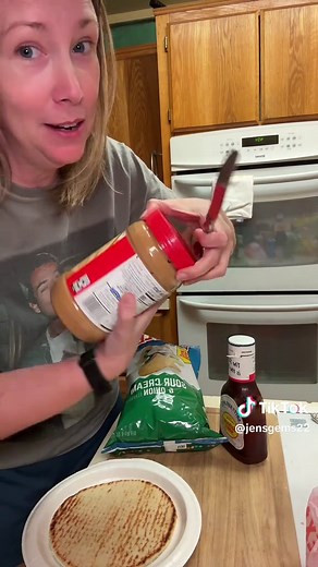 Jeff Daniels' Unique Sandwich Combo: Recipe & Review