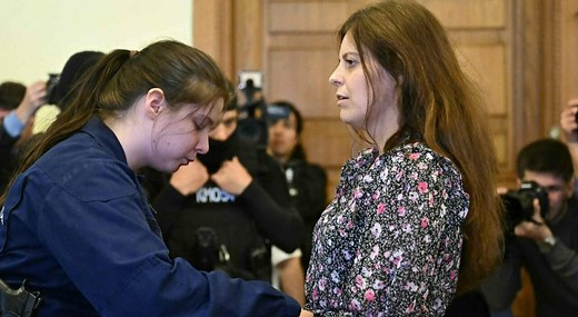 Ilaria Salis, cosa ha fatto? Le accuse e il processo. Chi è la maestra di Monza in carcere Budapest