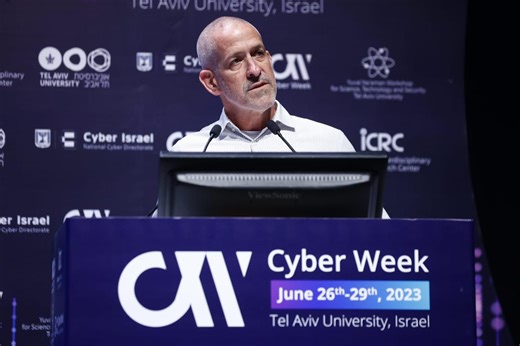 L'IA et les nouvelles technologies sont les plus grands dangers pour la sécurité mondiale, prévient le chef du Shin Bet - i24NEWS