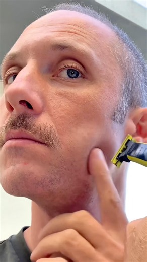 OneBlade Shaver & Trimmer Works on Face Beard and Body Hair