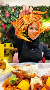 2.1K reactions · 38 shares | Nikmat seafood tak terkata! 呂✨ Cengkerang Out + Fried Squids = padu gila weh! Hani approved  | Experiment Kitchen | Facebook