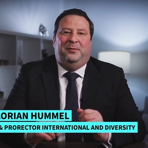 🇩🇪IU International University of Applied Sciences🇩🇪 IU, International University of Applied Science ဟာ Germany နိုင်ငံရှိအကြီးဆုံး Private University တစ်ခုဖြစ် ပြီး ဘာသာရပ်ပေါင်း (200) ကျော်တွင် Bachelor နှင့် Master ဘွဲ့များပေးအပ်နေတဲ့ တက္ကသိုလ်တစ်ခုဖြစ်ပါတယ်။ PS Business School သည် IU နှင့် Official Partner အဖြစ် 2023 ခုနှစ်မှ စတင် လက်တွဲလျက်ရှိပြီး IU မှ Bachelor နှင့် Master Program များကို 📍Germany နိုင်ငံတွင် On Campus (သို့) 📍Online မှ (သို့) 📍Hybrid (On Campus Online) Pathway ၃ မျ