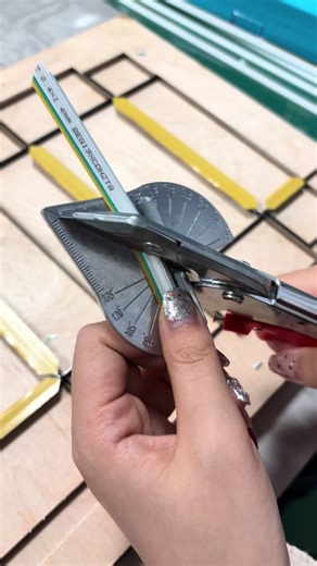 scissors#Creasingmatrix #manufacturer #rulepuller #NickGrinder #press