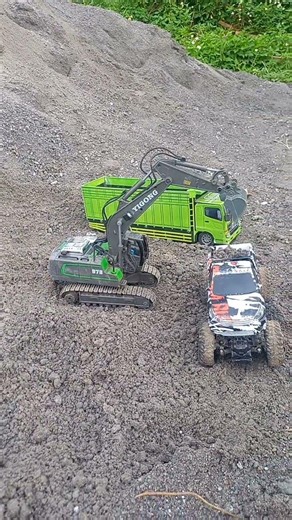 rc excavator isi pasir truk hino#shorts#mobilrcoffroad #automobile #excavator #toys