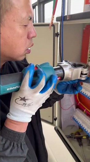 Battery Powered Hydraulic Crimping Tool SL 300