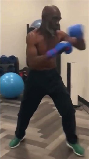 Old School Boxing Coach Shadow Boxing #boxing #boxingtraining #boxingcoach