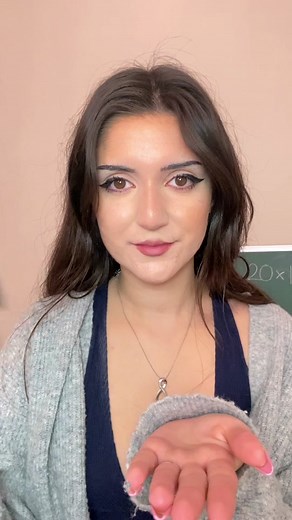 Guess the color of the cube 🧊