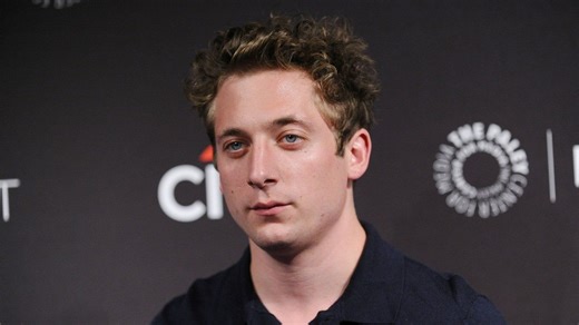 'The Bear's Jeremy Allen White Reacts to Becoming 'the Internet's Boyfriend' (Exclusive)