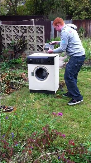 washing concrete (photonicinduction)