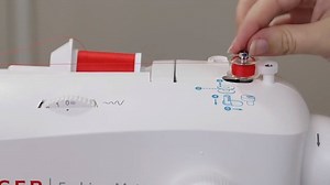 7.7K views · 115 reactions | In questo video vediamo passo passo l'infilatura di una macchina con bobina a caricamento dall'alto come la Singer Fashion Mate 3342 淋 | Singer Italia | Facebook