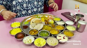 2M views · 20K reactions | [Partnered] अगर आप चाहते हैं कि आपका पेट खुश होकर आपके लिए बजाए ताली तो एक बार ज़रूर ट्राई कीजिए श्री ठाकर भोजनालय की थाली। #RoadTrippinwithRocky S2 #Maharashtra #Mumbai #Foodie Rocky and Mayur Presented by Maharashtra Tourism | HISTORY | Facebook