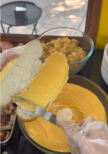 Thưởng thức bánh mì Sài Gòn cho Tết vui vẻ